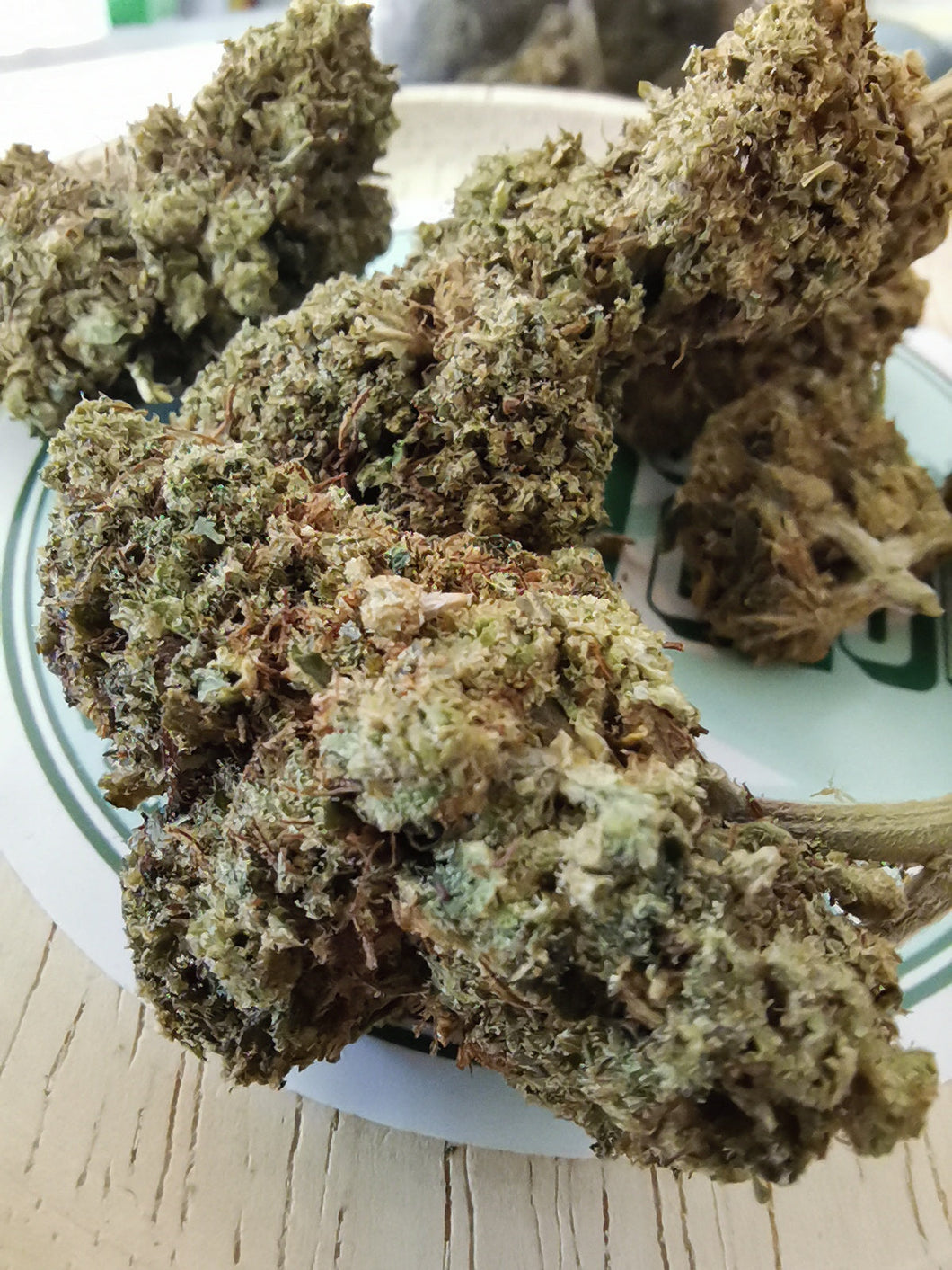 Fleur de CBD THV2 : CALI KUSH CBD social club
